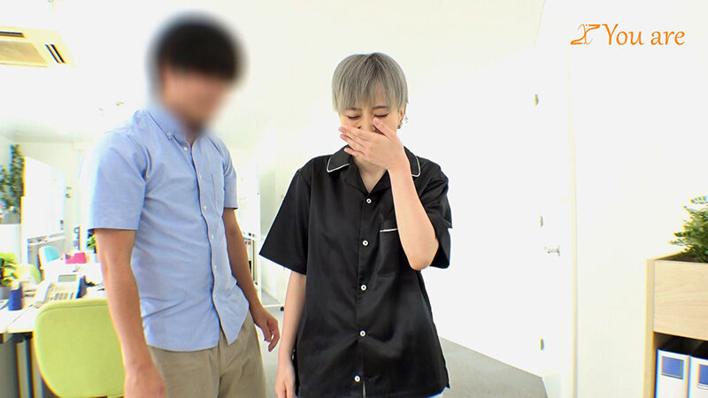 タレント志望の関西弁な銀髪ボーイッシュFカップ女子！AV面接で即日ハメて腹奥まで突かれてイキ狂う！ 沢尻ウタ│沢尻ウタ│単体作品│1koja00033