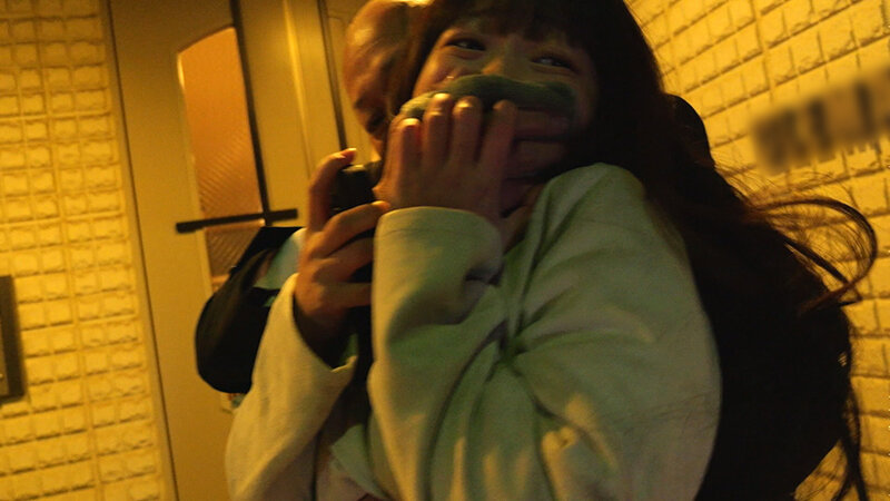 顔面白濁レ●プ 顔さえ触れることの出来なかったパパ活女子の秘密を知り、今では顔面に精子を塗りたくっています。 泉りおん│泉りおん│アクメ・オーガズム│real00925